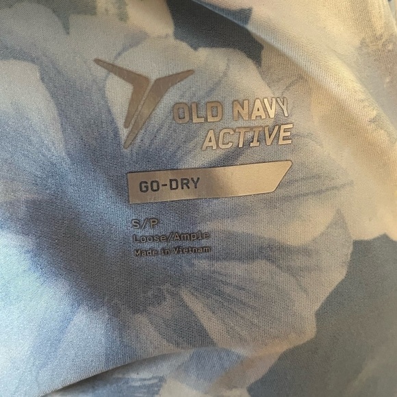 ⭐️ Old Navy floral print workout top- small - Picture 4 of 6